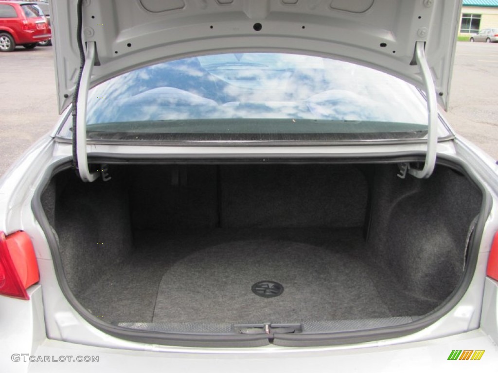 2004 Chevrolet Cavalier LS Coupe Trunk Photo #53724438