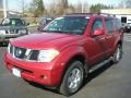 Red Brawn - Pathfinder SE 4x4 Photo No. 1