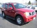 Red Brawn - Pathfinder SE 4x4 Photo No. 3