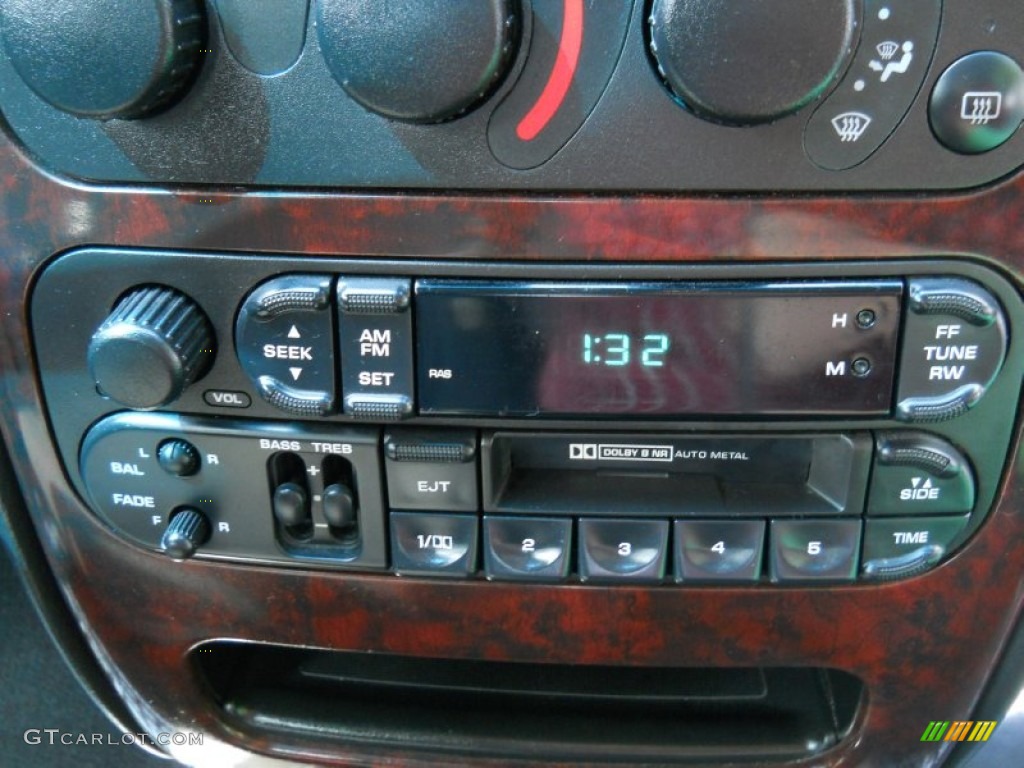 2002 Chrysler Concorde LX Audio System Photo #53735058