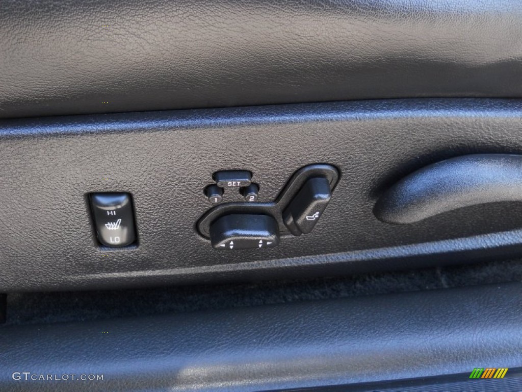 2004 Chevrolet SSR Standard SSR Model Controls Photo #53735229