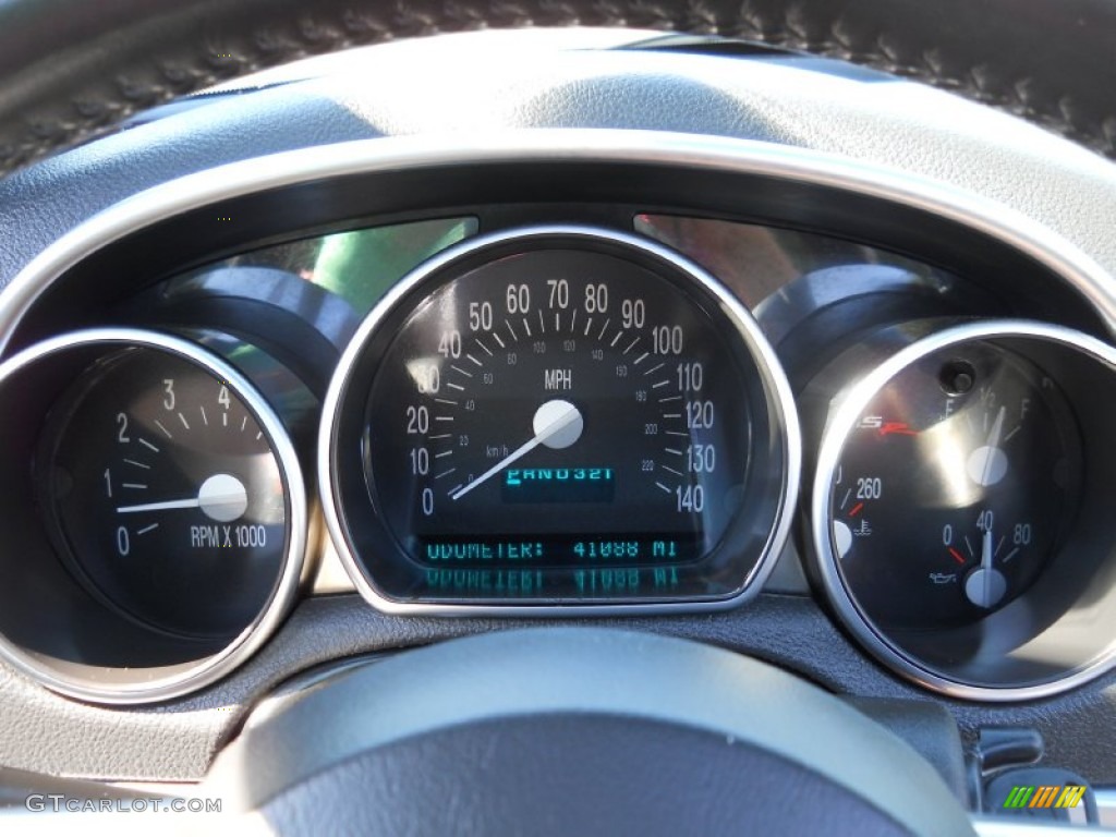 2004 Chevrolet SSR Standard SSR Model Gauges Photo #53735310