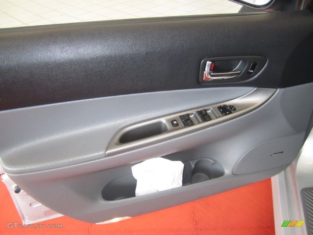 2004 Mazda MAZDA6 s Sport Sedan Gray Door Panel Photo #53737032