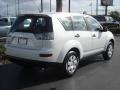 Diamond White Pearl - Outlander ES Photo No. 3