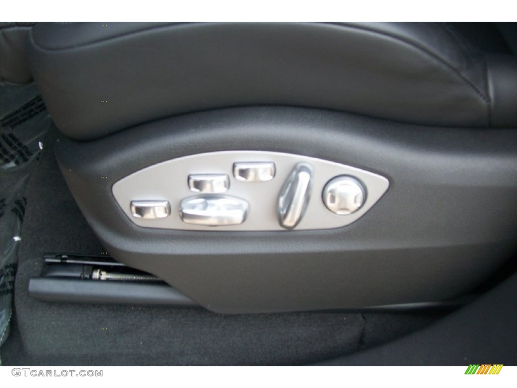 2011 Porsche Cayenne Turbo Controls Photo #53738587