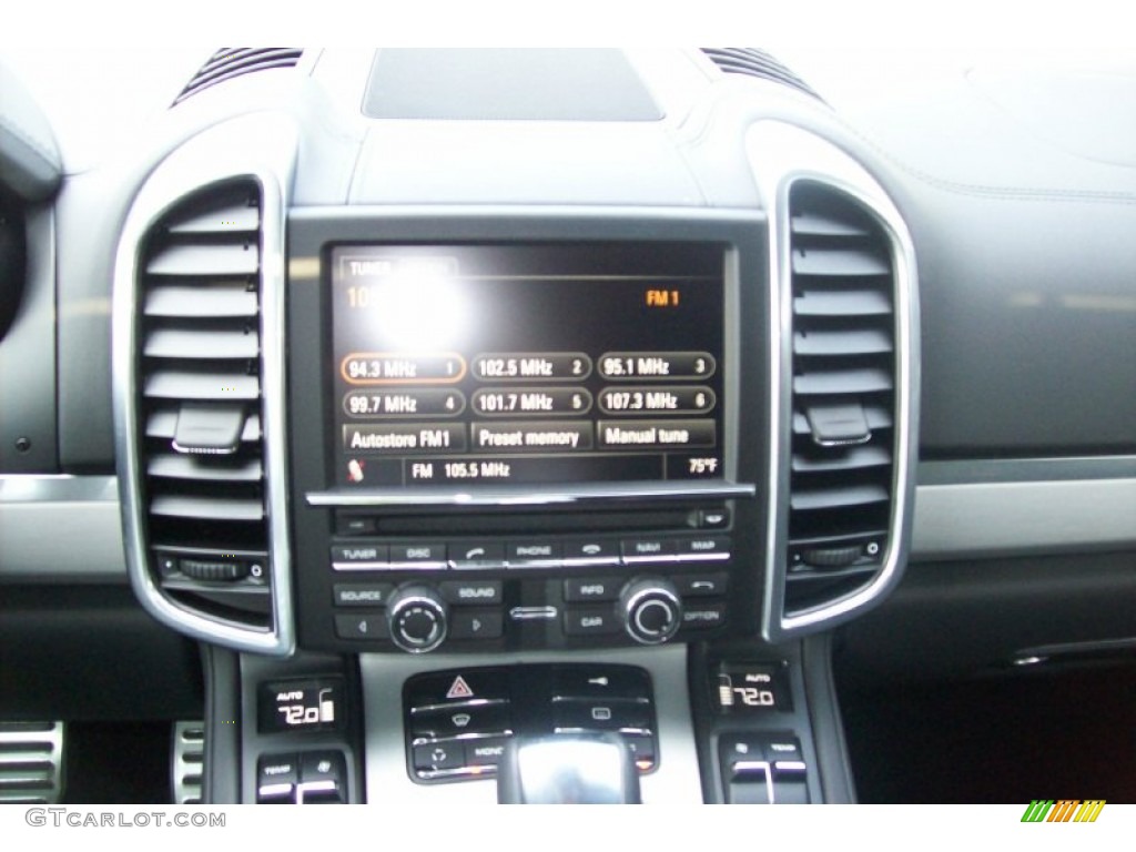 2011 Porsche Cayenne Turbo Controls Photo #53738604