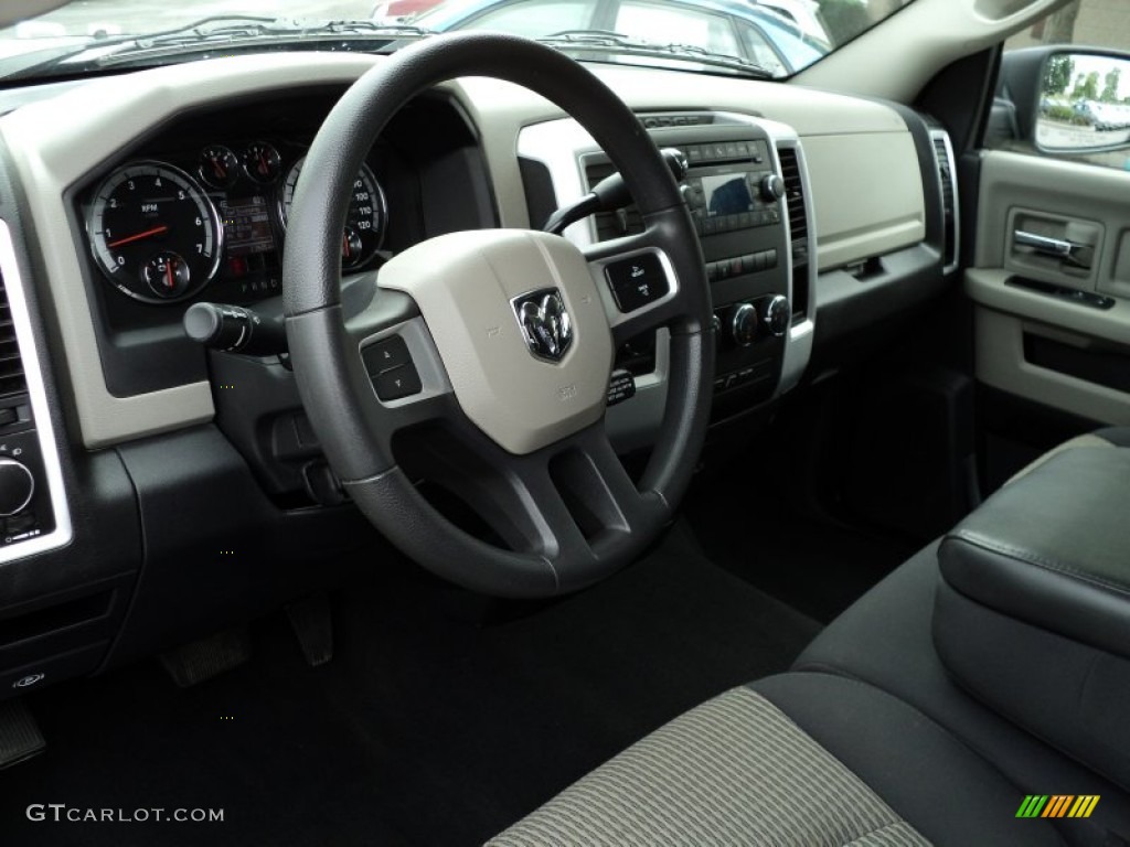 2011 Ram 1500 SLT Quad Cab 4x4 - Brilliant Black Crystal Pearl / Dark Slate Gray/Medium Graystone photo #20