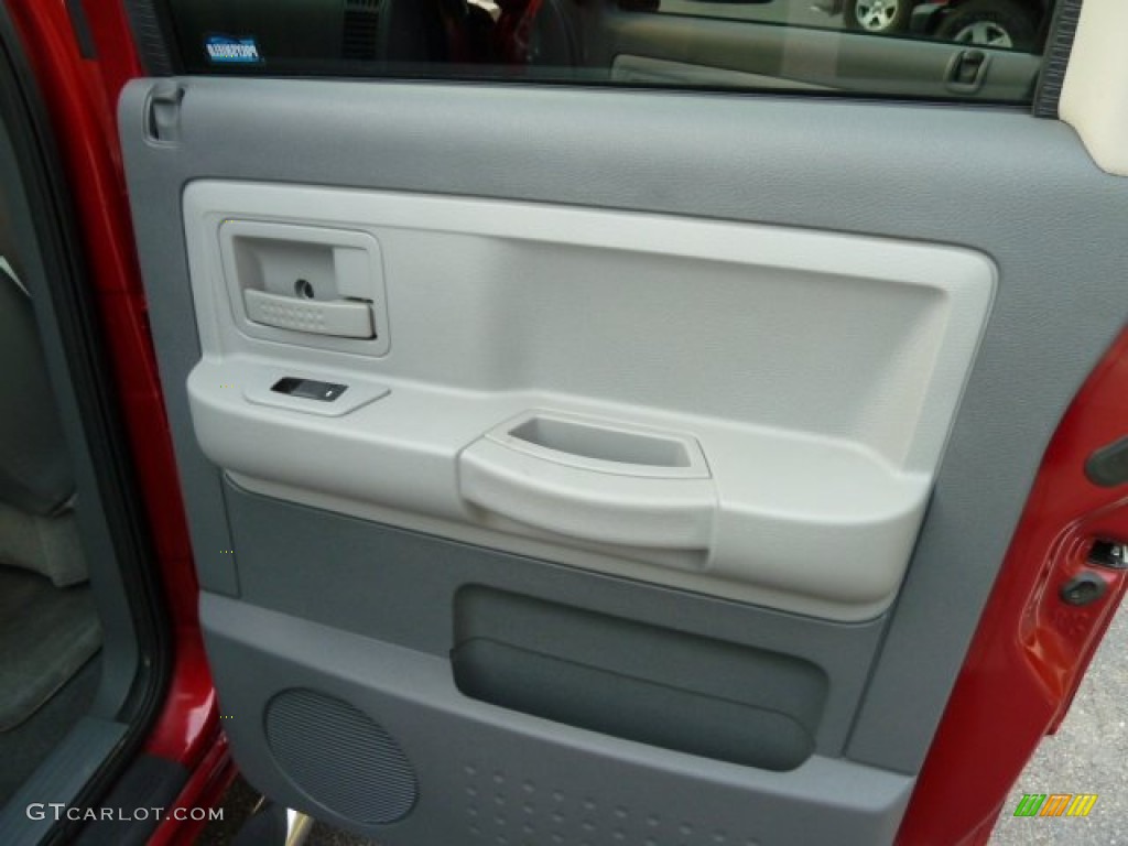 2007 Dodge Dakota SLT Quad Cab 4x4 Medium Slate Gray Door Panel Photo #53740335