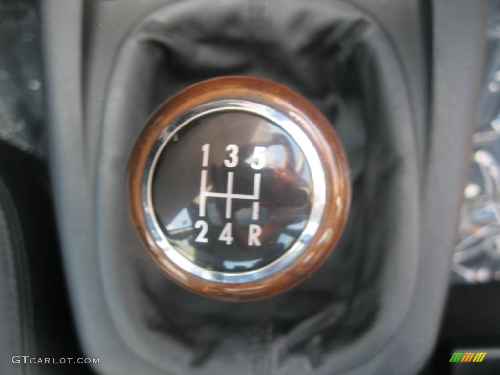 2001 Volkswagen Passat GLX Sedan 5 Speed Manual Transmission Photo #53742579