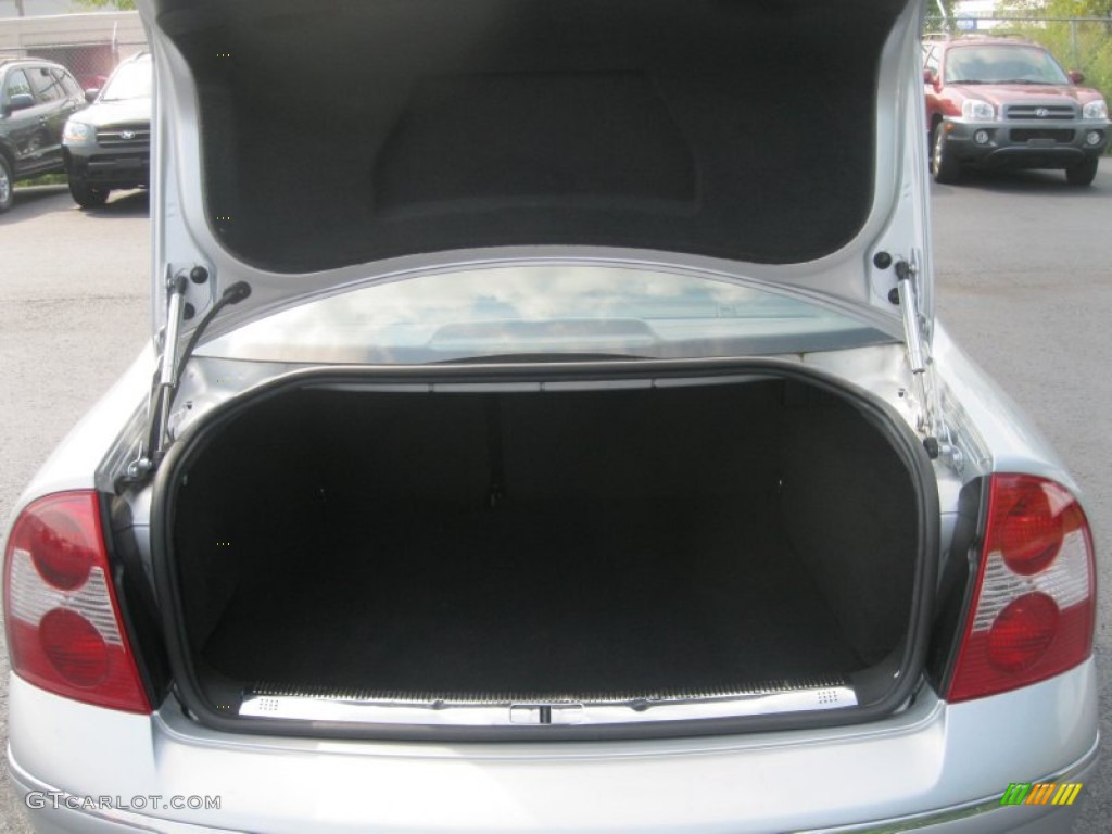 2001 Volkswagen Passat GLX Sedan Trunk Photo #53742630