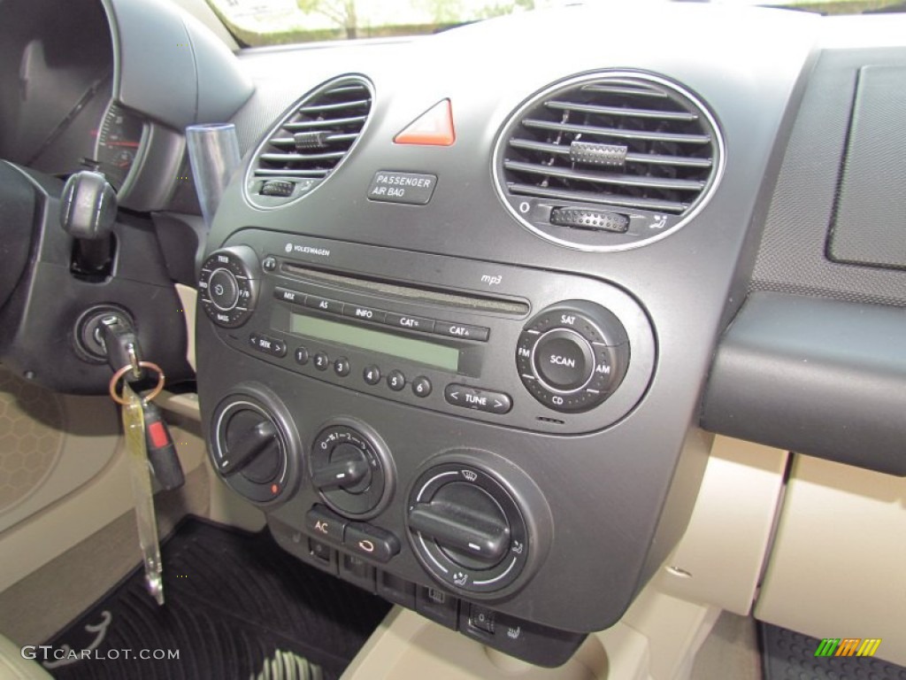 2008 Volkswagen New Beetle S Convertible Controls Photo #53742978