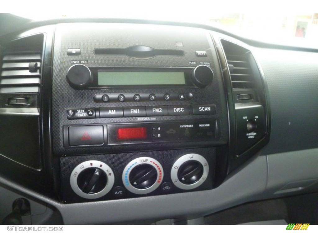 2005 Toyota Tacoma Regular Cab Controls Photo #53746233