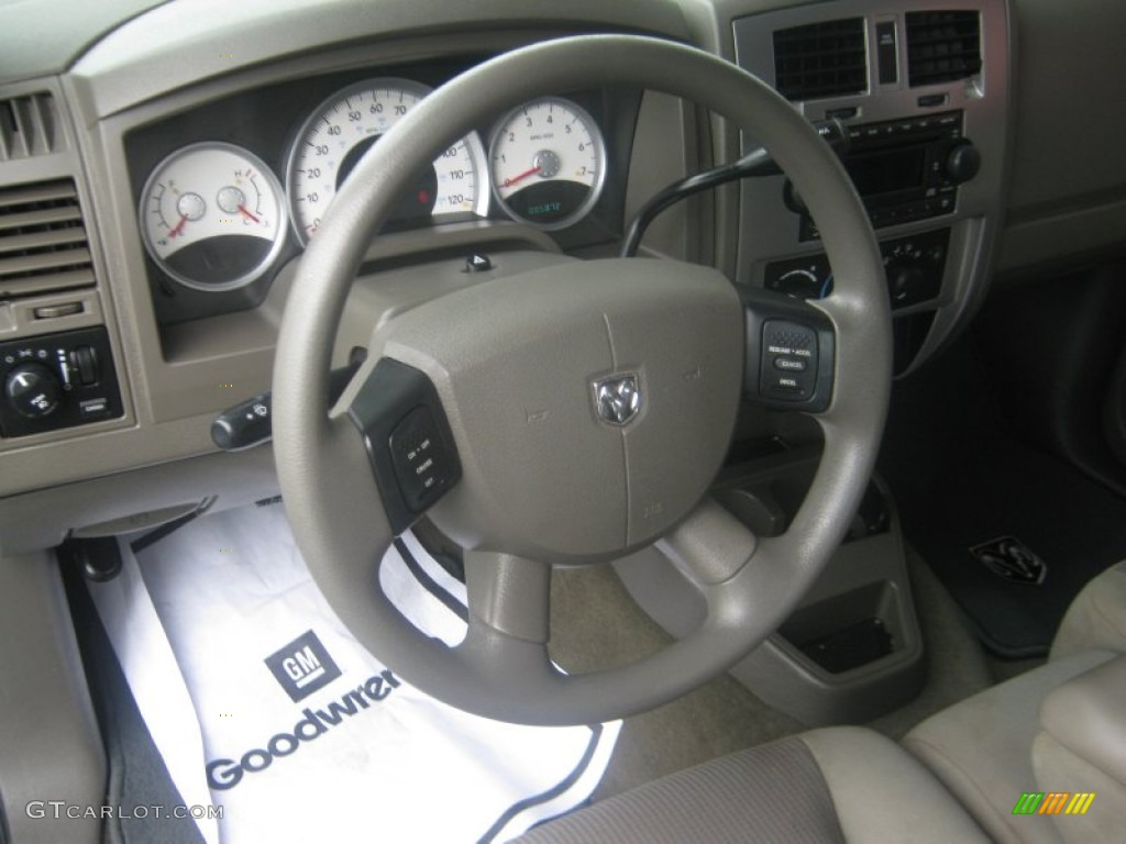 2006 Dodge Dakota SLT Club Cab Khaki Beige Steering Wheel Photo #53746788