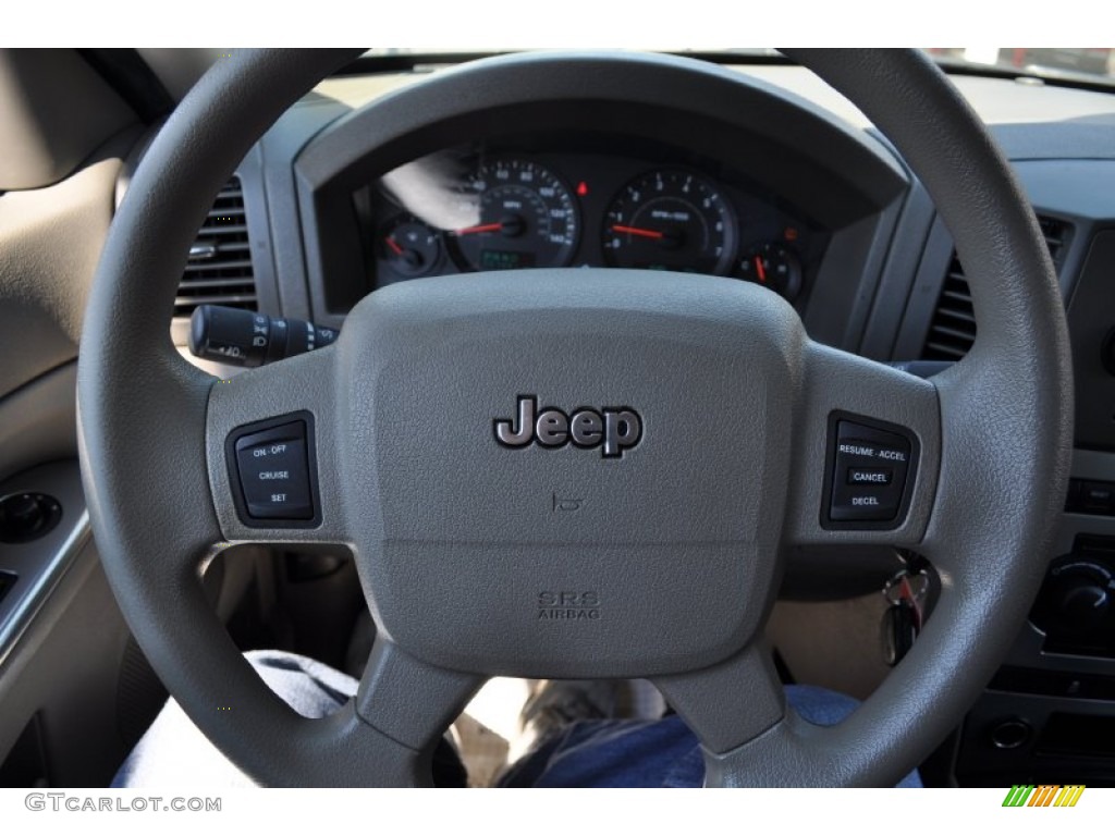 2005 Grand Cherokee Laredo 4x4 - Deep Beryl Green Pearl / Khaki photo #11