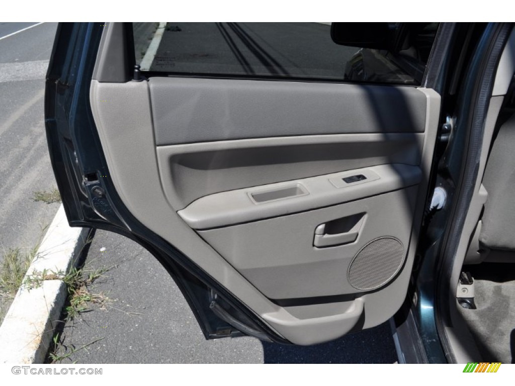 2005 Grand Cherokee Laredo 4x4 - Deep Beryl Green Pearl / Khaki photo #22