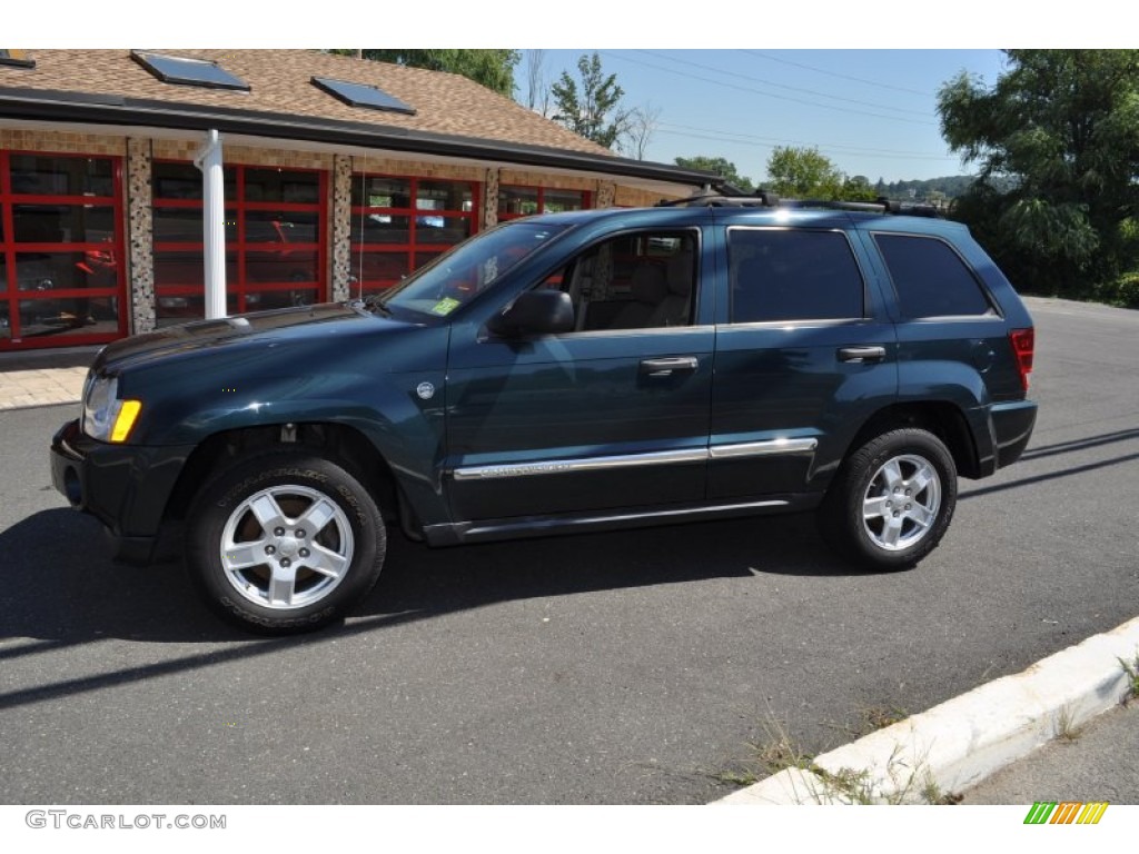 2005 Grand Cherokee Laredo 4x4 - Deep Beryl Green Pearl / Khaki photo #31