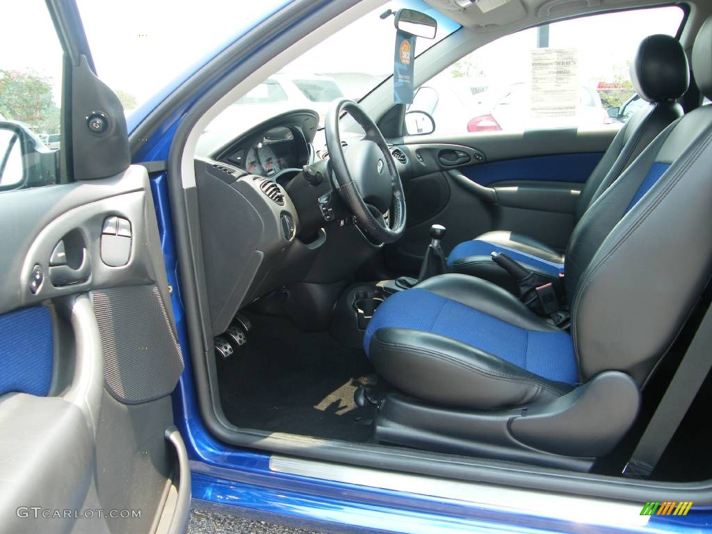 2004 Focus SVT Coupe - Sonic Blue Metallic / Black/Blue photo #3