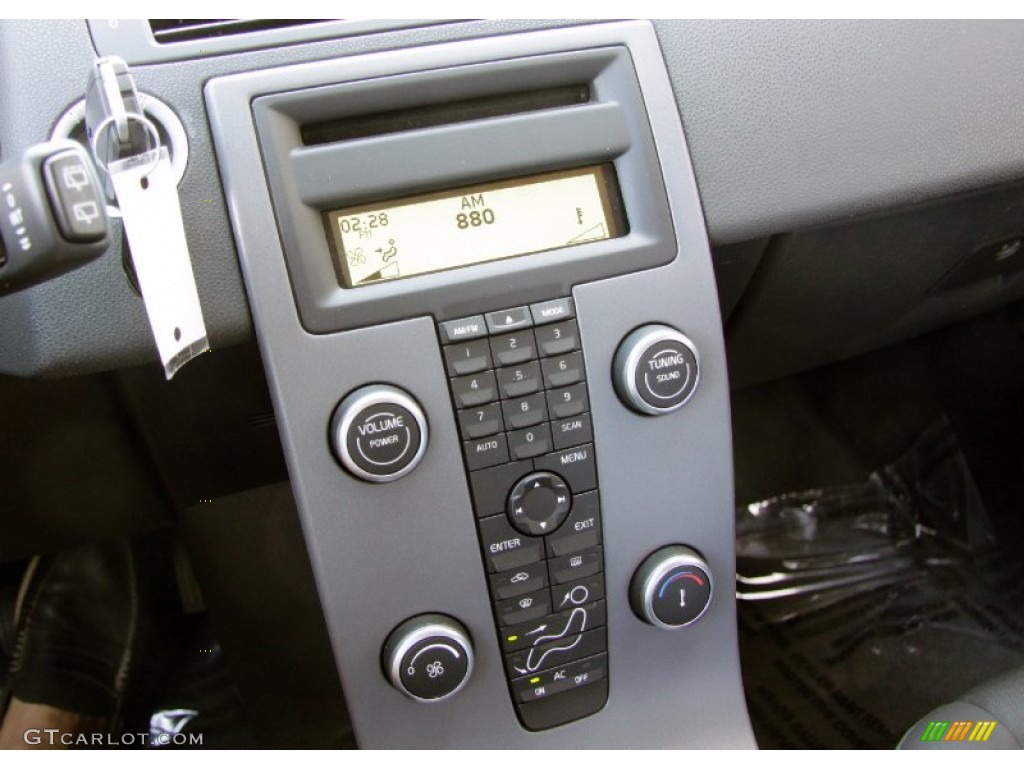 2008 Volvo V50 2.4i Controls Photos