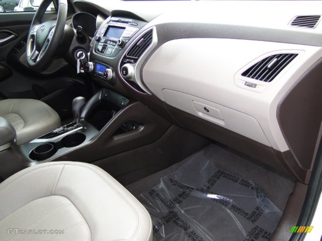 2010 Hyundai Tucson Limited Taupe Dashboard Photo #53756330