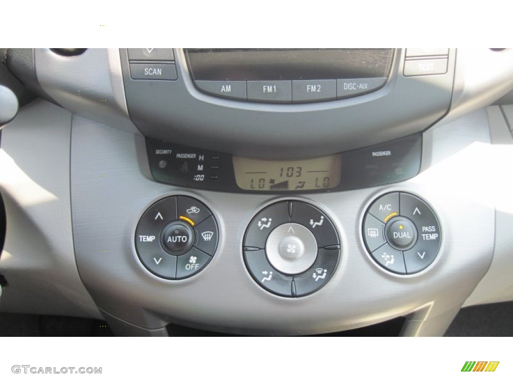 2007 Toyota RAV4 Limited Controls Photo #53757086