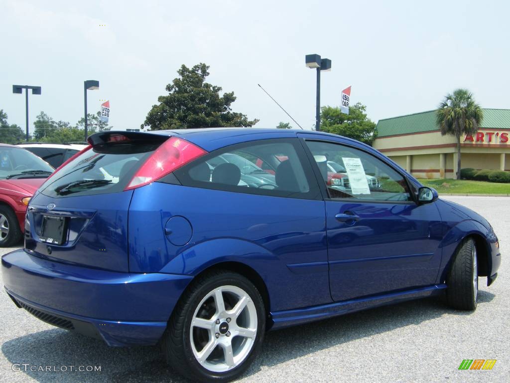 2004 Focus SVT Coupe - Sonic Blue Metallic / Black/Blue photo #12