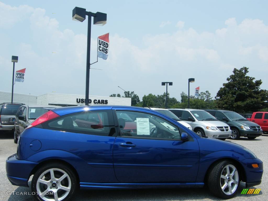 2004 Focus SVT Coupe - Sonic Blue Metallic / Black/Blue photo #13