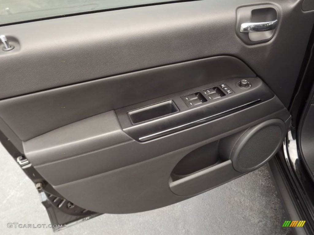 2011 Jeep Compass 2.4 Limited 4x4 Dark Slate Gray Door Panel Photo #53760920