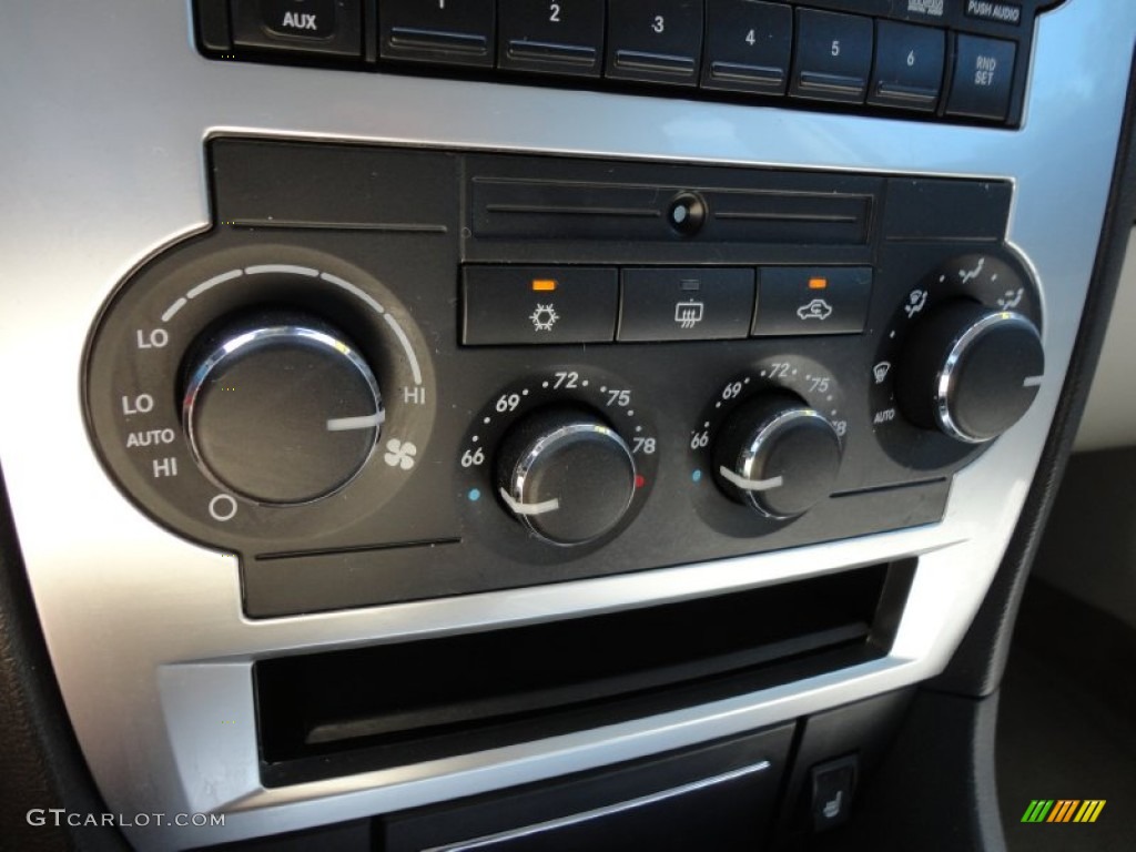 2006 Chrysler 300 C HEMI AWD Controls Photos