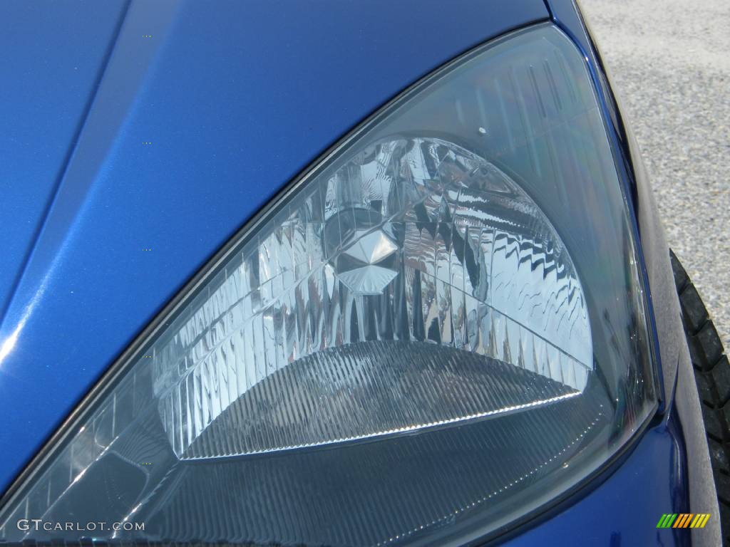 2004 Focus SVT Coupe - Sonic Blue Metallic / Black/Blue photo #16