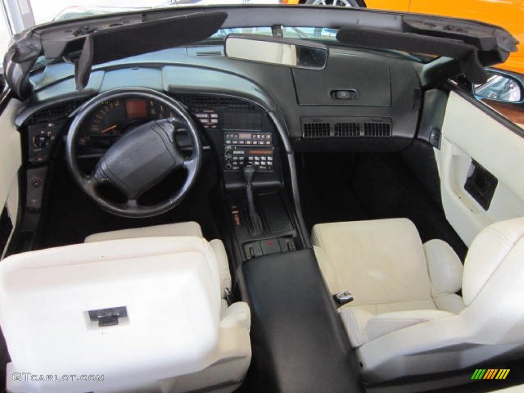 1992 Chevrolet Corvette Convertible White Dashboard Photo #53763932