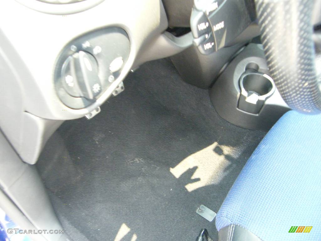 2004 Focus SVT Coupe - Sonic Blue Metallic / Black/Blue photo #20