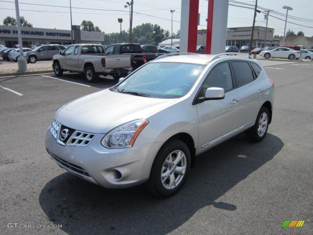 2011 Rogue SV AWD - Silver Ice Metallic / Gray photo #3