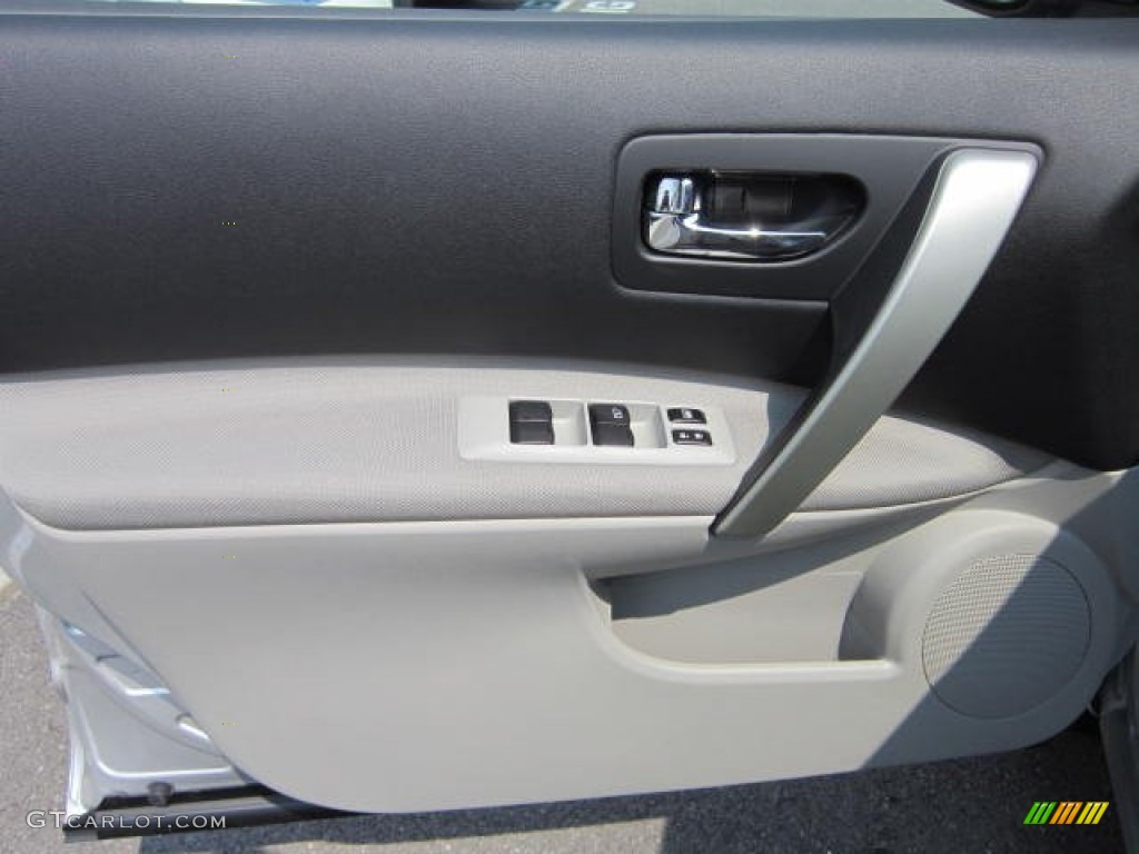 2011 Rogue SV AWD - Silver Ice Metallic / Gray photo #12