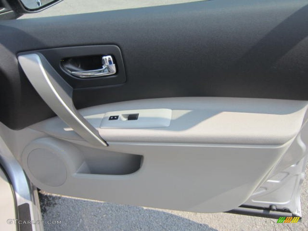2011 Rogue SV AWD - Silver Ice Metallic / Gray photo #18