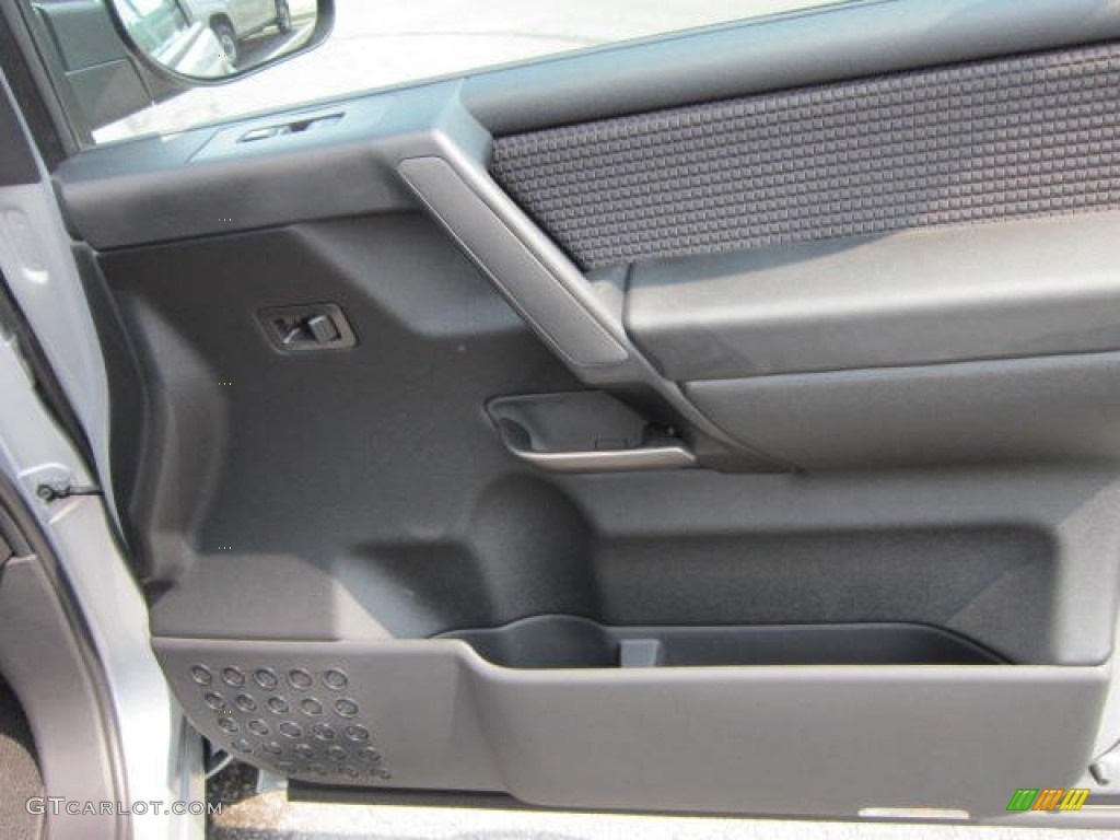2011 Nissan Titan SV Crew Cab 4x4 Charcoal Door Panel Photo #53768651