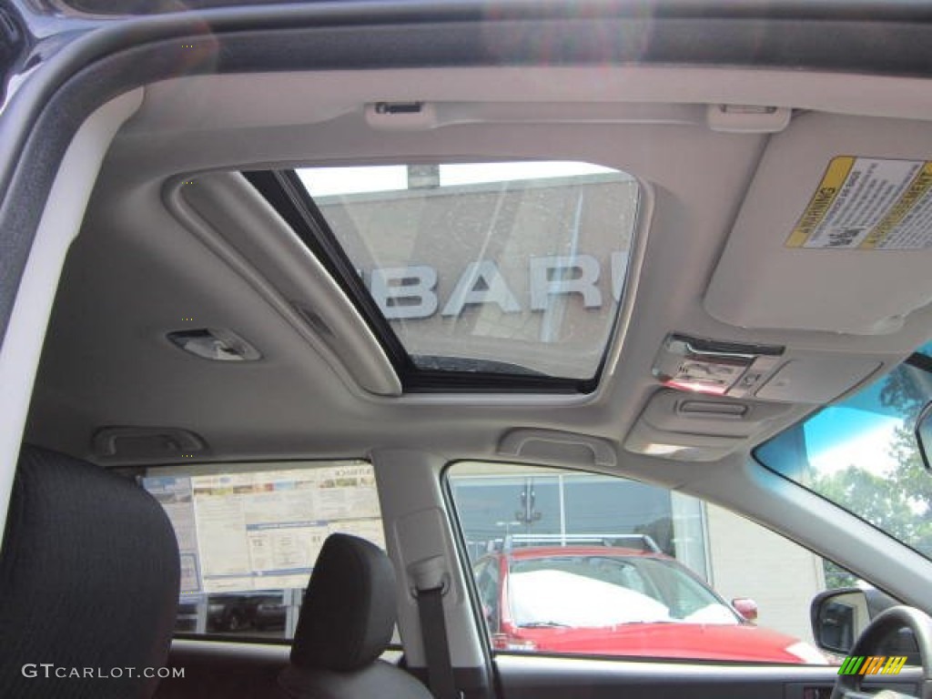 2011 Outback 2.5i Premium Wagon - Graphite Gray Metallic / Off Black photo #18