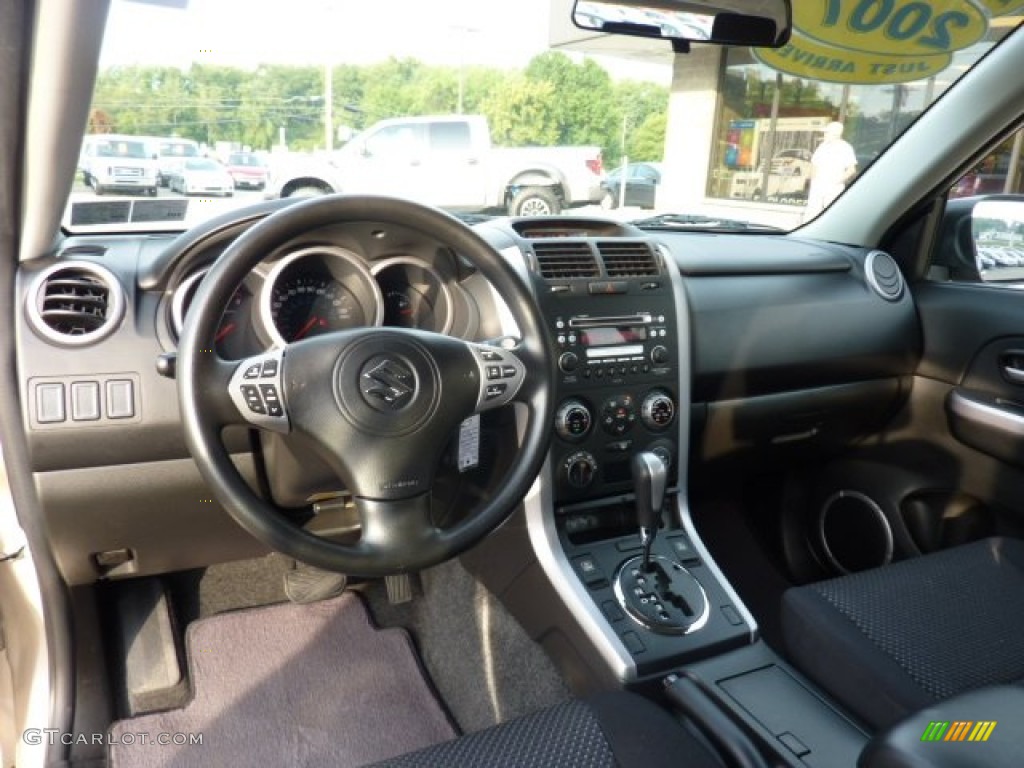 2007 Suzuki Grand Vitara 4x4 Black Dashboard Photo #53770637
