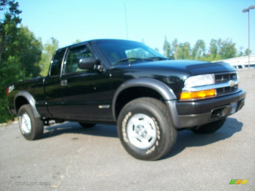 1999 S10 LS Extended Cab 4x4 - Onyx Black / Graphite photo #5