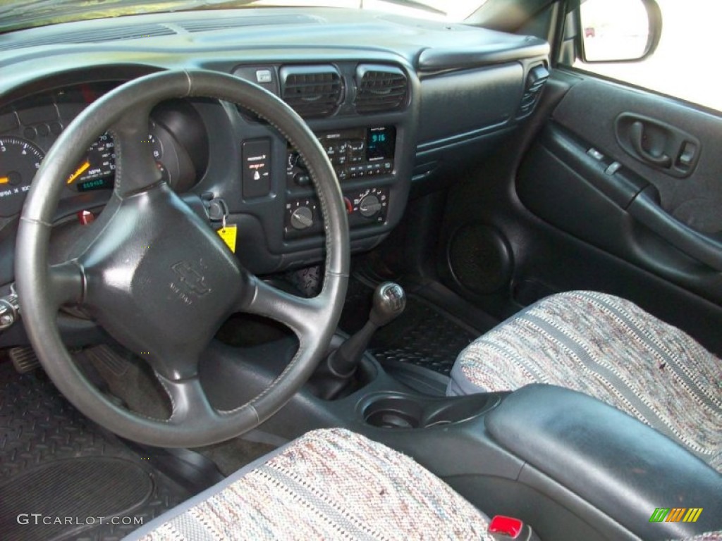 Graphite Interior 1999 Chevrolet S10 LS Extended Cab 4x4 Photo #53772380
