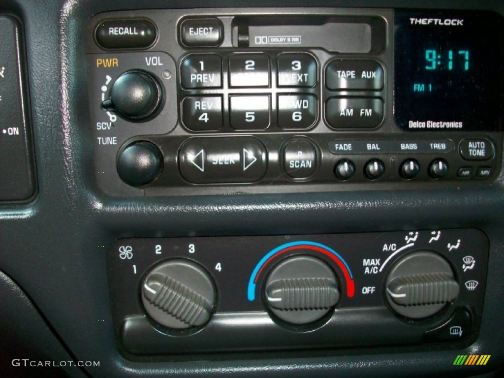 1999 Chevrolet S10 LS Extended Cab 4x4 Audio System Photos