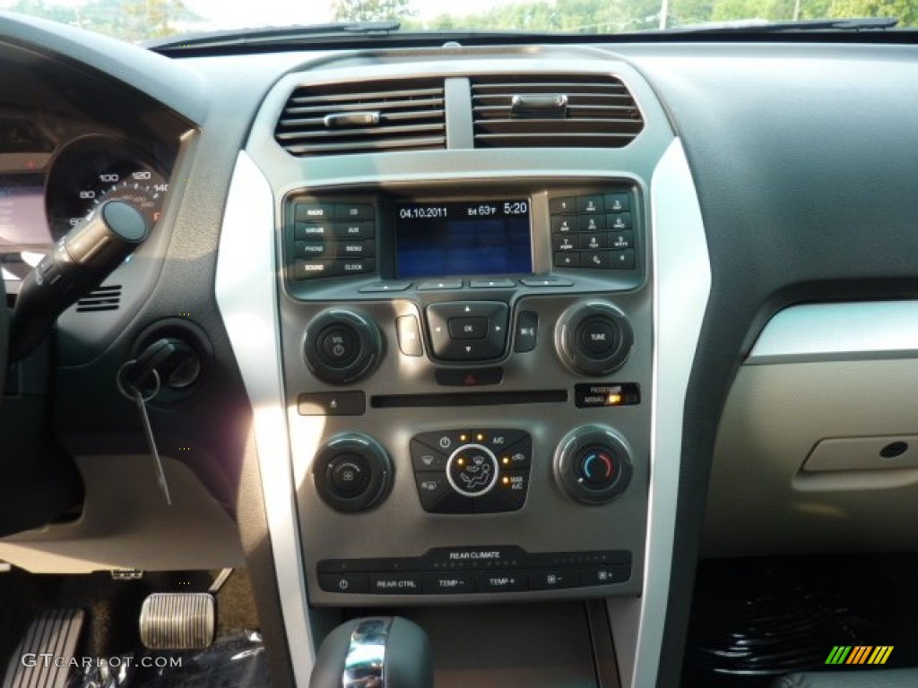 2012 Ford Explorer XLT 4WD Controls Photo #53774939