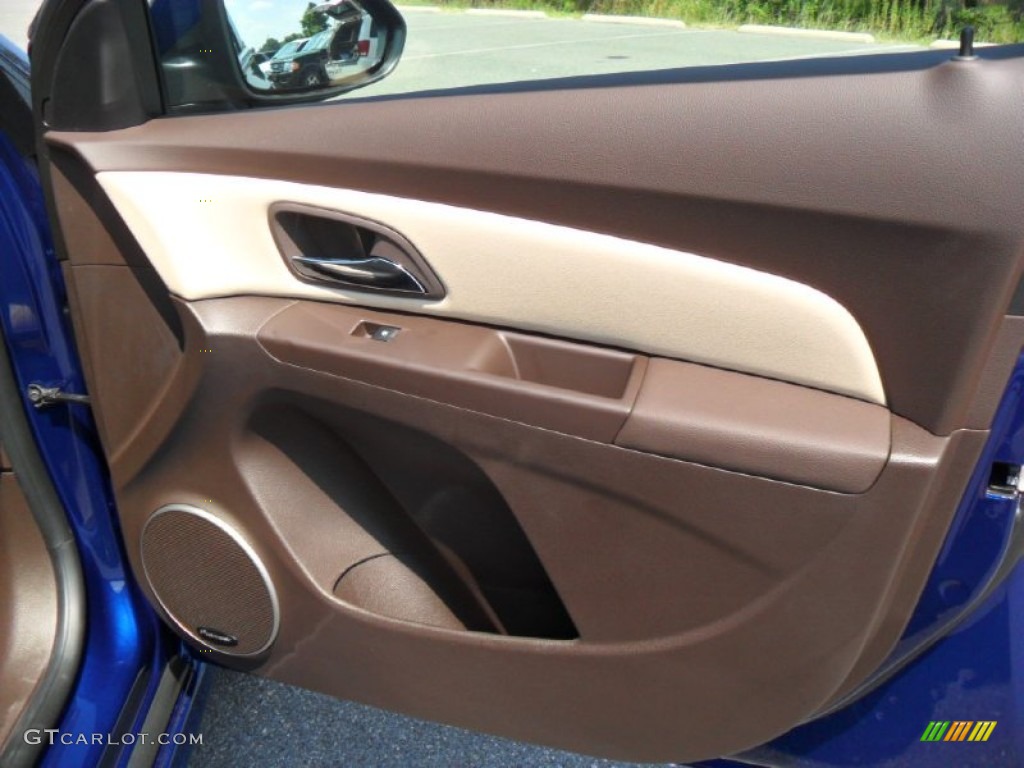 2012 Chevrolet Cruze LT/RS Cocoa/Light Neutral Door Panel Photo #53778037