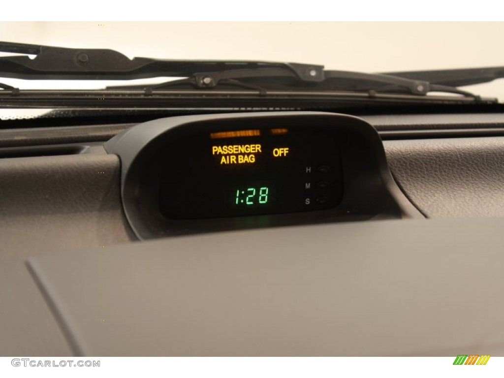 2009 Pontiac G3 Standard G3 Model Gauges Photo #53778523
