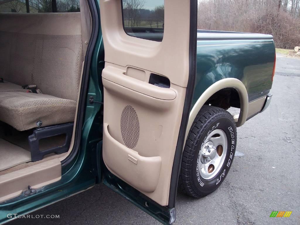 1999 F150 XLT Extended Cab 4x4 - Woodland Green Metallic / Medium Prairie Tan photo #36