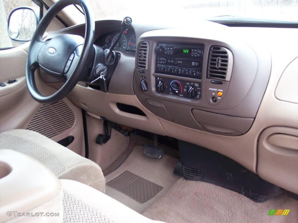 1999 F150 XLT Extended Cab 4x4 - Woodland Green Metallic / Medium Prairie Tan photo #46