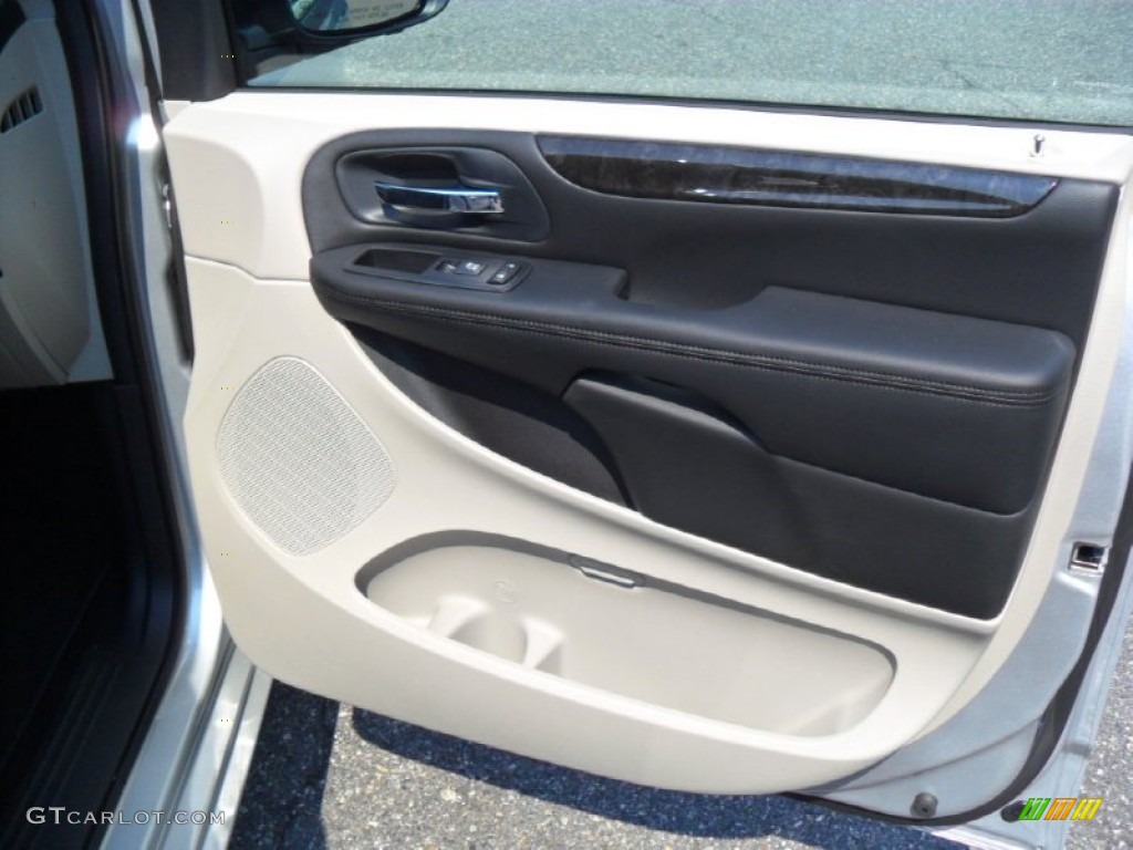 2012 Dodge Grand Caravan SXT Black/Light Graystone Door Panel Photo #53781862