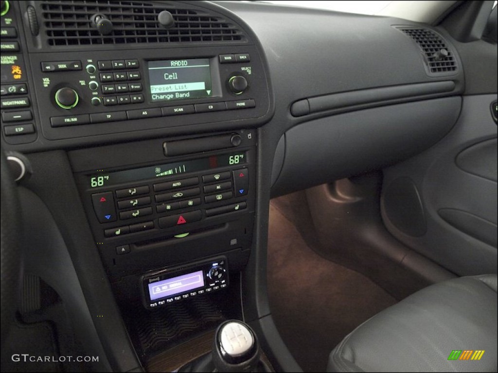 2006 Saab 9-3 2.0T Sport Sedan Controls Photo #53782177