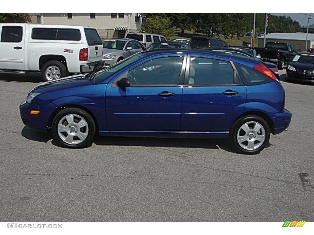 2006 Focus ZX5 SES Hatchback - Sonic Blue Metallic / Charcoal/Light Flint photo #2