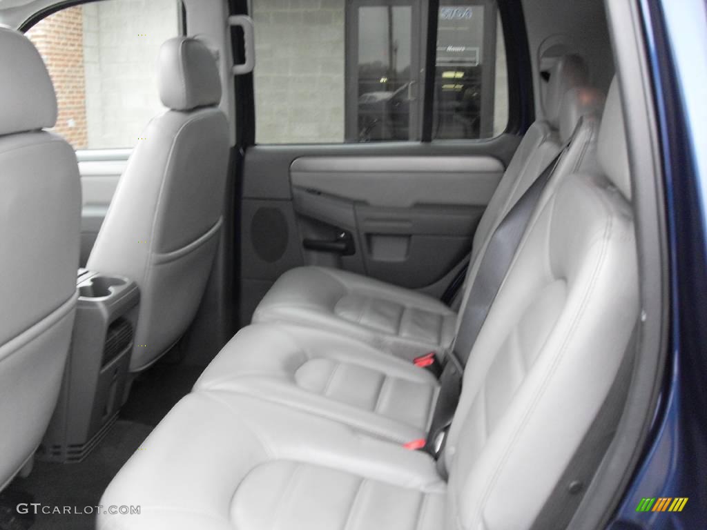 2005 Explorer XLT - Dark Blue Pearl Metallic / Graphite photo #13