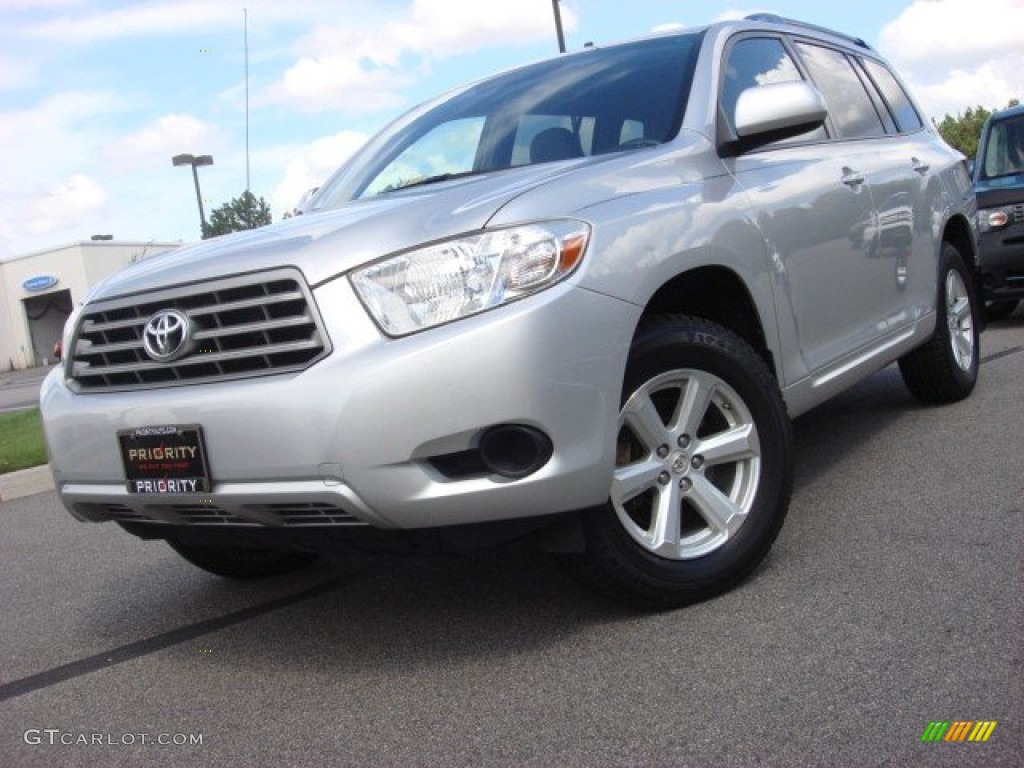 Classic Silver Metallic Toyota Highlander
